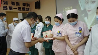 慶祝我院2021護(hù)士頒獎(jiǎng)典禮暨護(hù)士節(jié)演講比賽圓滿！