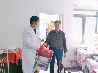 【情暖重陽】貴州白癜風(fēng)皮膚病醫(yī)院走進(jìn)社區(qū)開展慰問活動